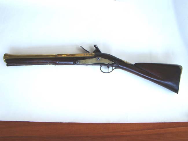 A RARE Revolutionary War period brass barreled blunderbuss by John Steele of London circa 1770 - 1780 inscribed "HAPPY IS HE WHO ESCAPETH ME" — image 4